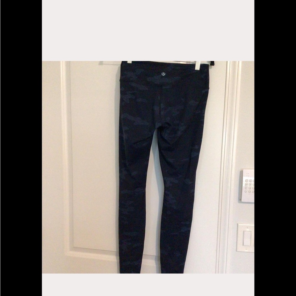 lululemon athletica Dark Camo Leggings - Picture 3 of 4
